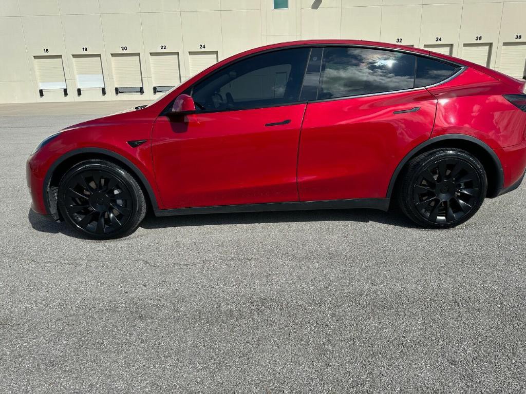 2021 Tesla Model Y Image 2