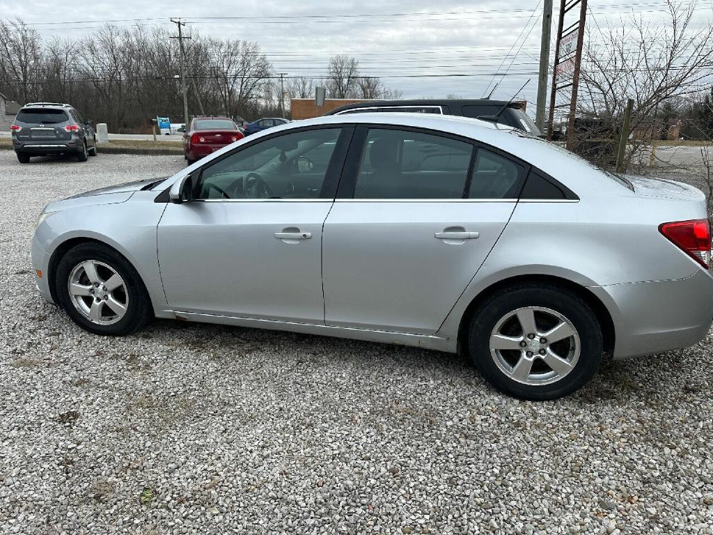 2012 Chevrolet Cruze Image 2