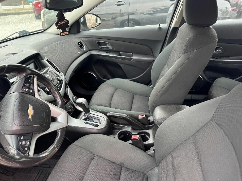 2012 Chevrolet Cruze Image 16