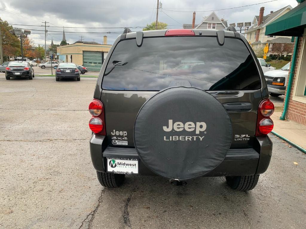 2005 Jeep Liberty Image 5