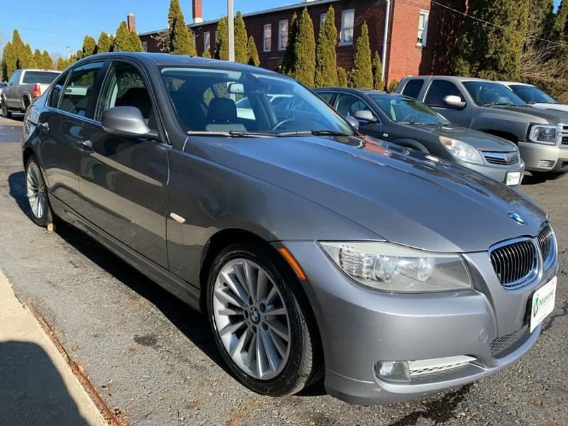 2011 BMW 3 Series Image 3