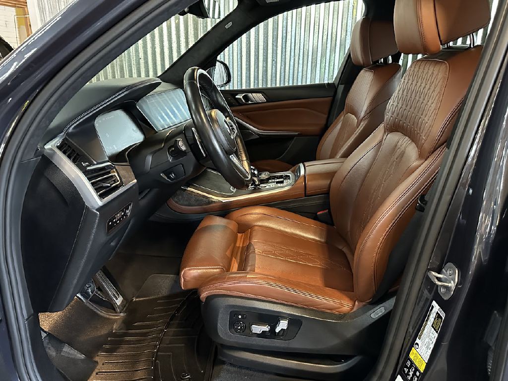 2020 BMW X7 Image 11