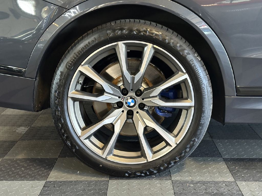 2020 BMW X7 Image 40