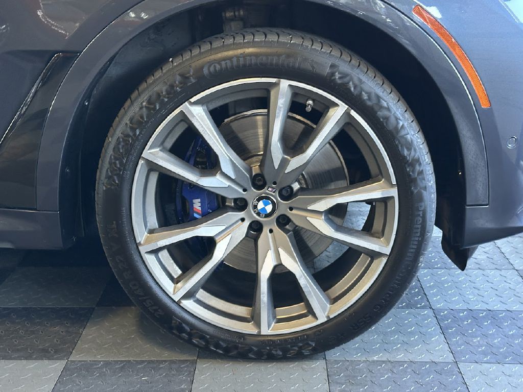 2020 BMW X7 Image 41