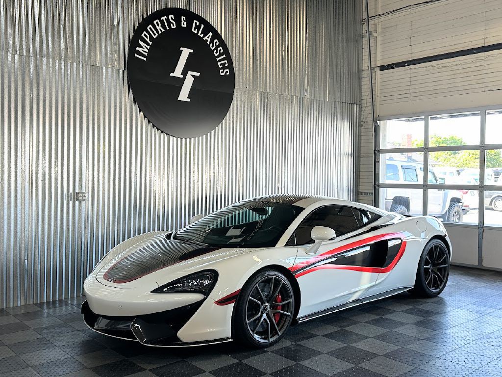 2016 McLaren 570S Image 2