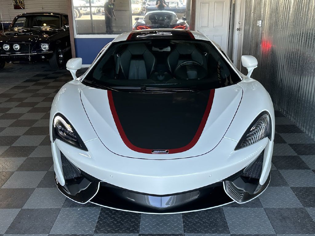 2016 McLaren 570S Image 9