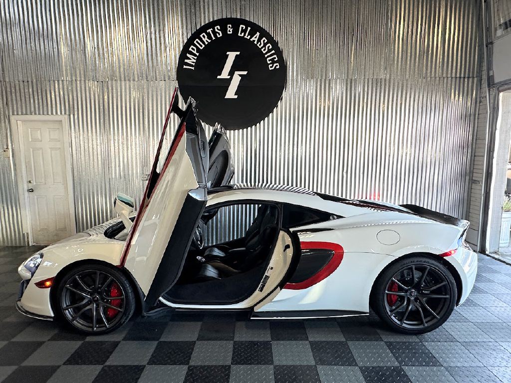 2016 McLaren 570S Image 13