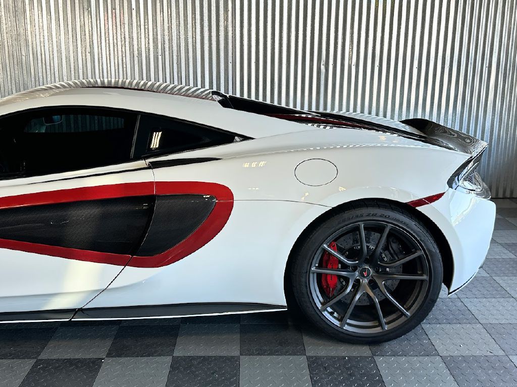 2016 McLaren 570S Image 16