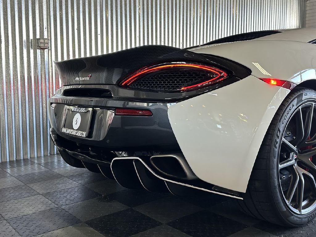 2016 McLaren 570S Image 30