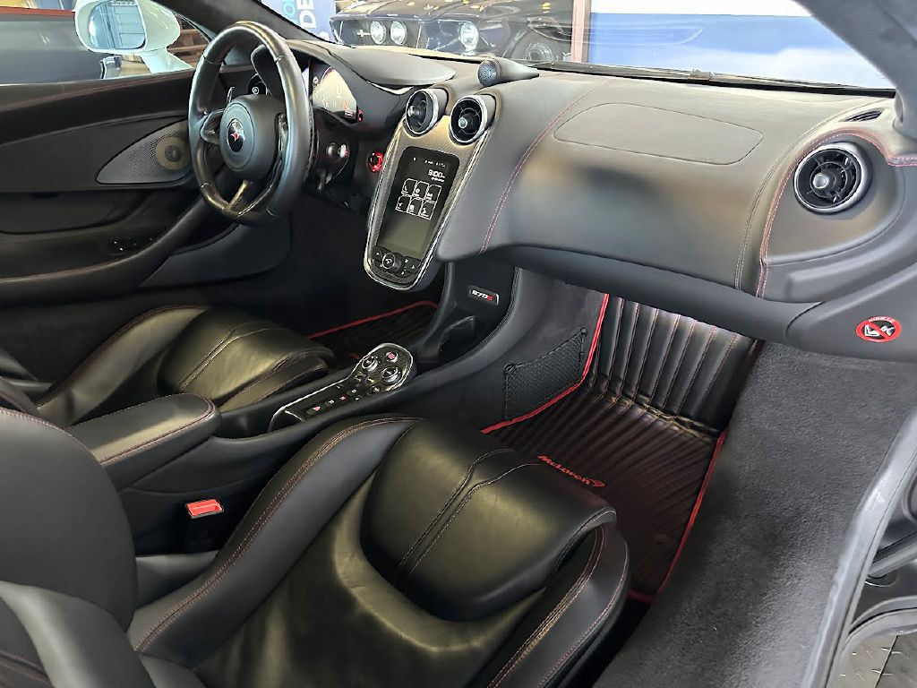 2016 McLaren 570S Image 35