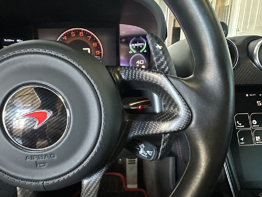2016 McLaren 570S Image 40