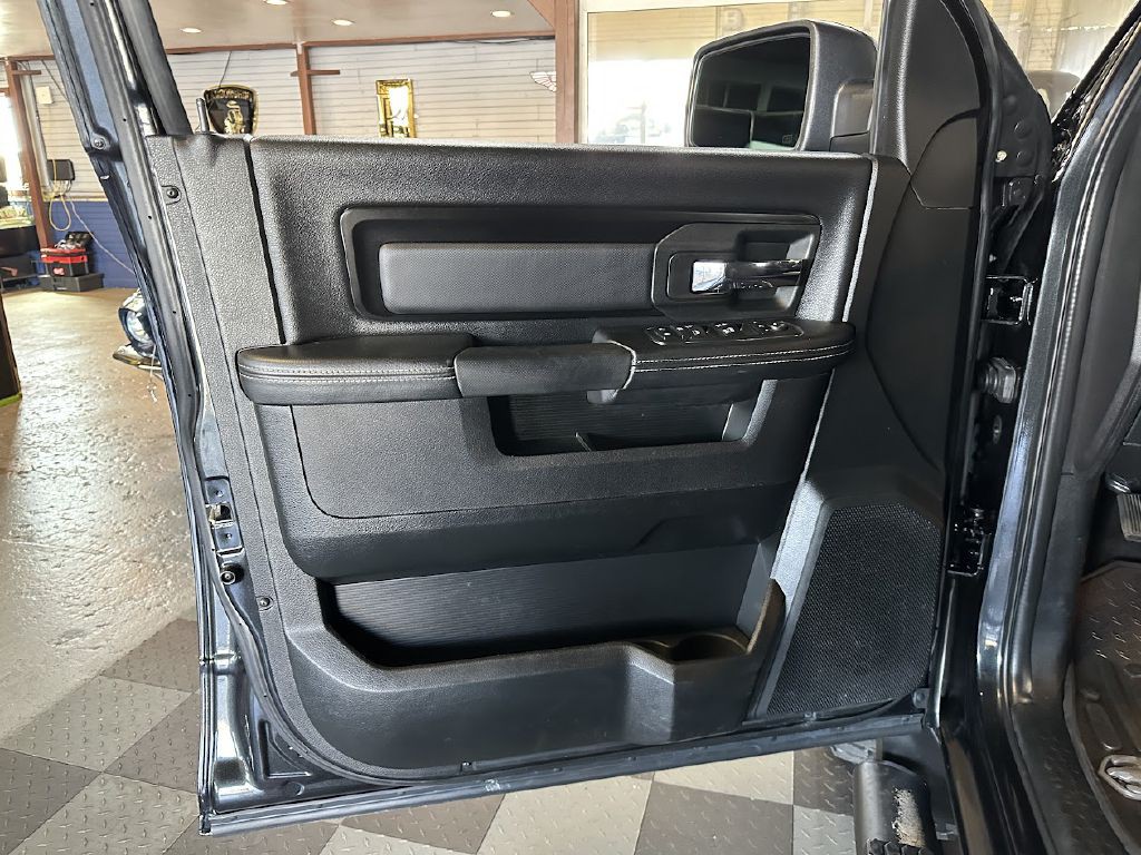 2017 RAM 1500 Image 27