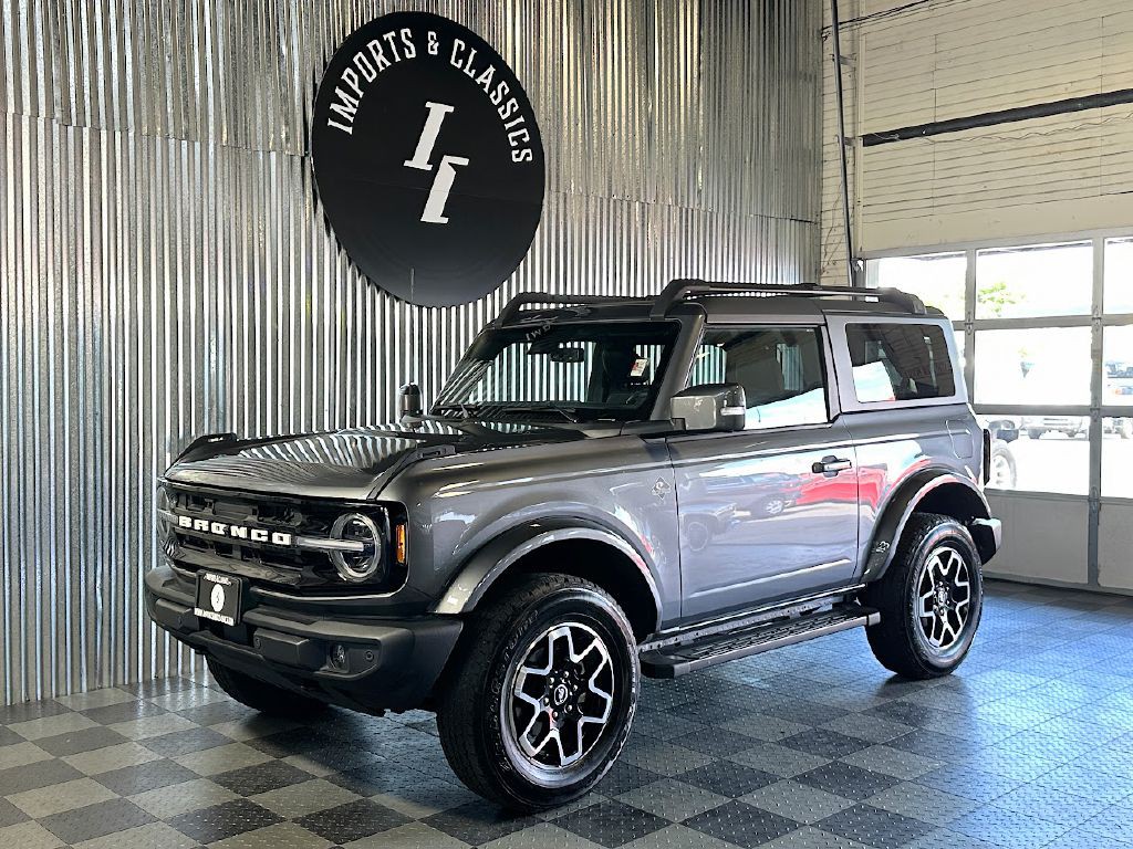 2023 Ford Bronco Image 1