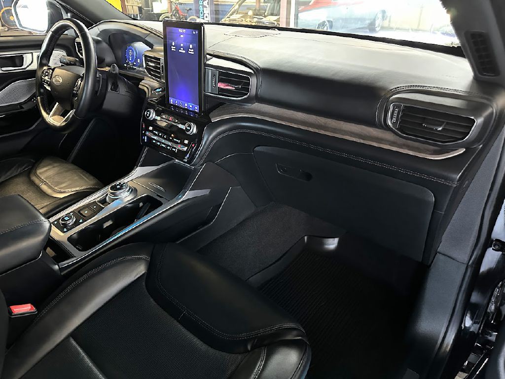 2021 Ford Explorer Image 13