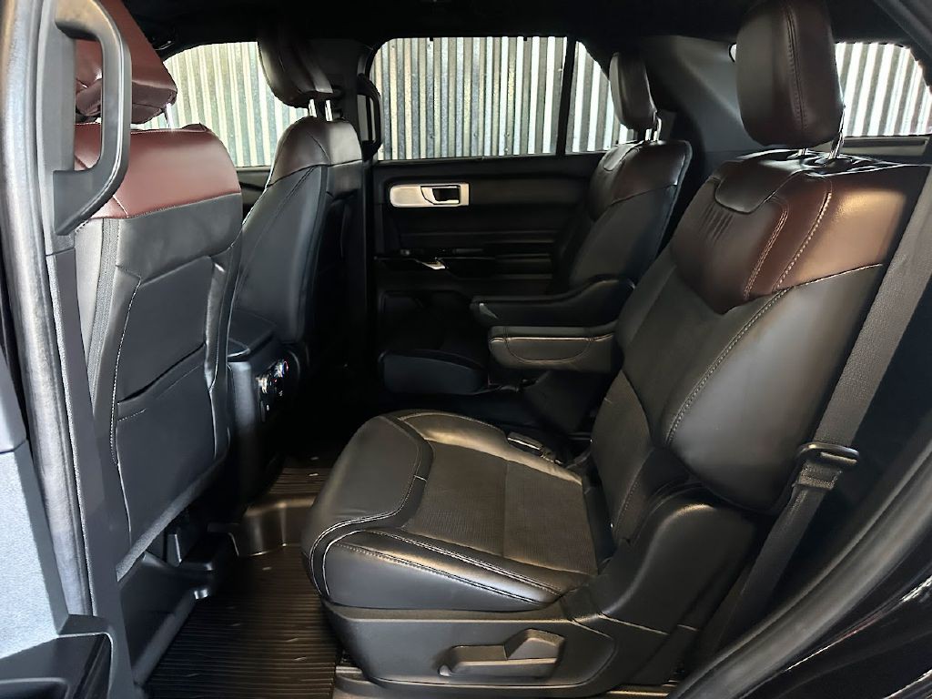 2021 Ford Explorer Image 16
