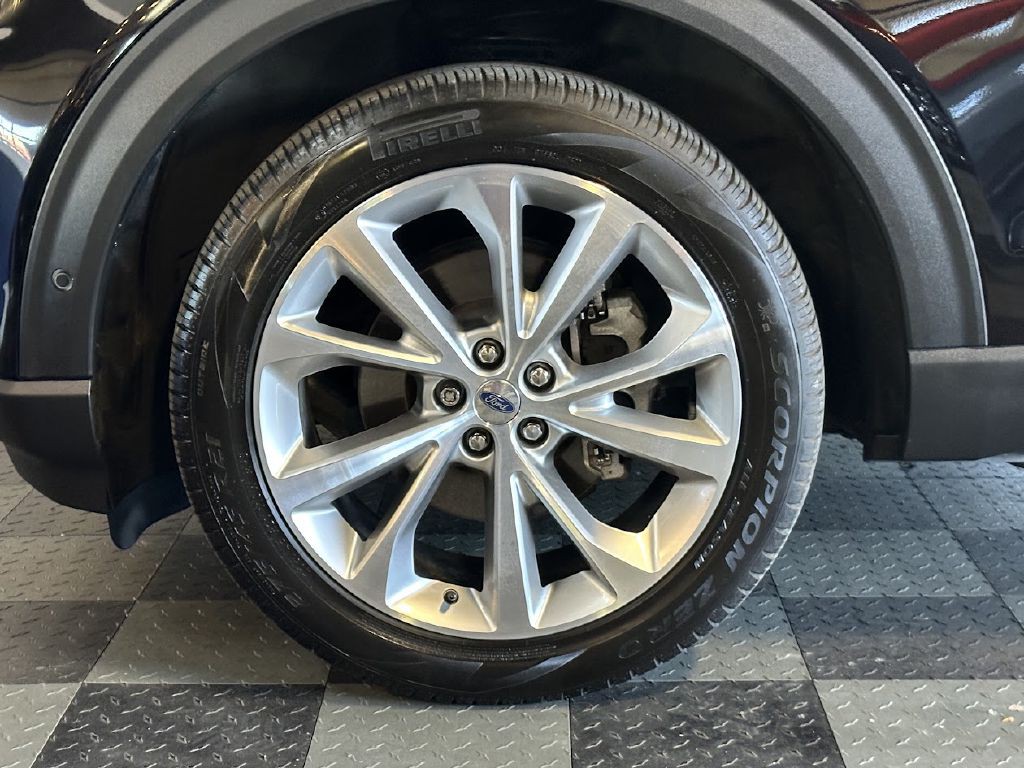 2021 Ford Explorer Image 39