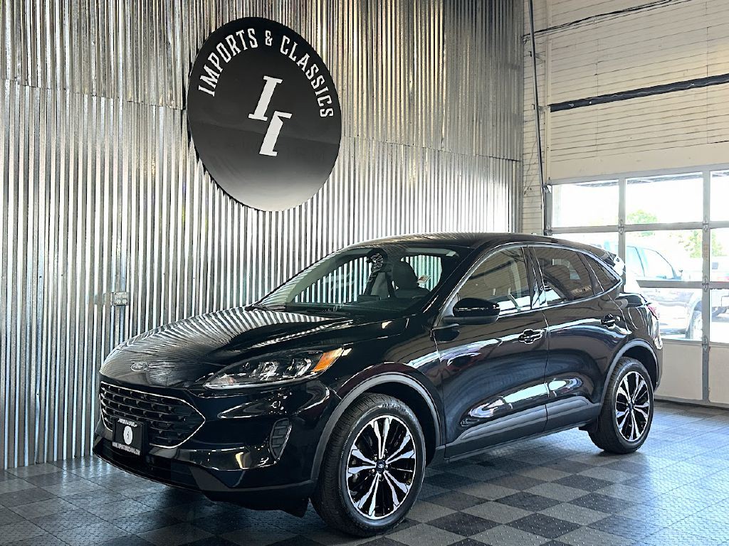 2021 Ford Escape Image 1