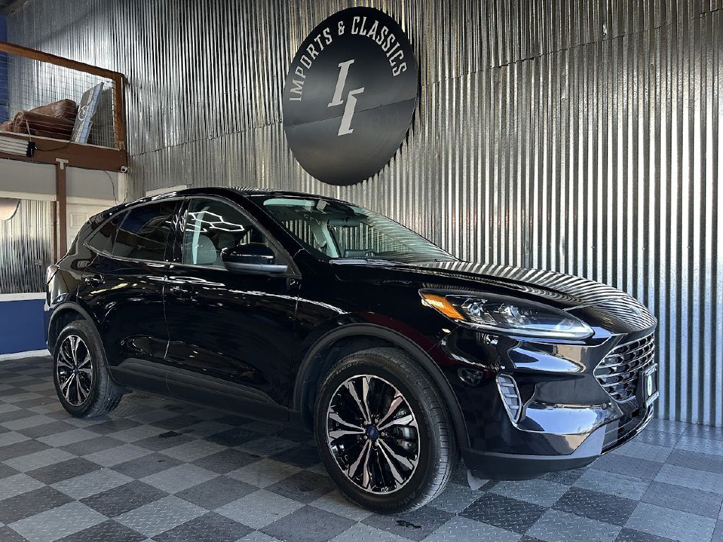 2021 Ford Escape Image 2