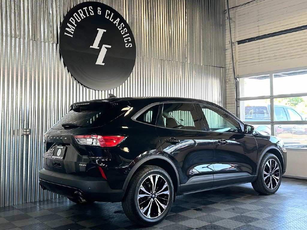 2021 Ford Escape Image 3
