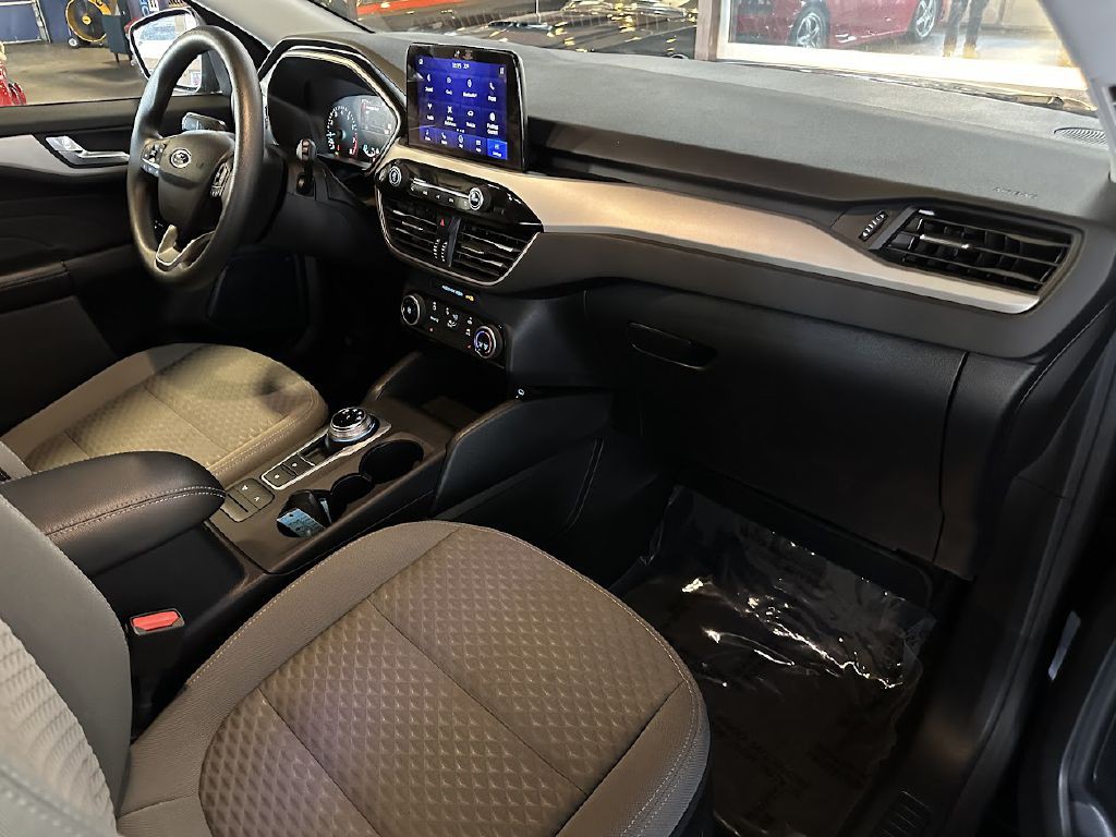 2021 Ford Escape Image 12