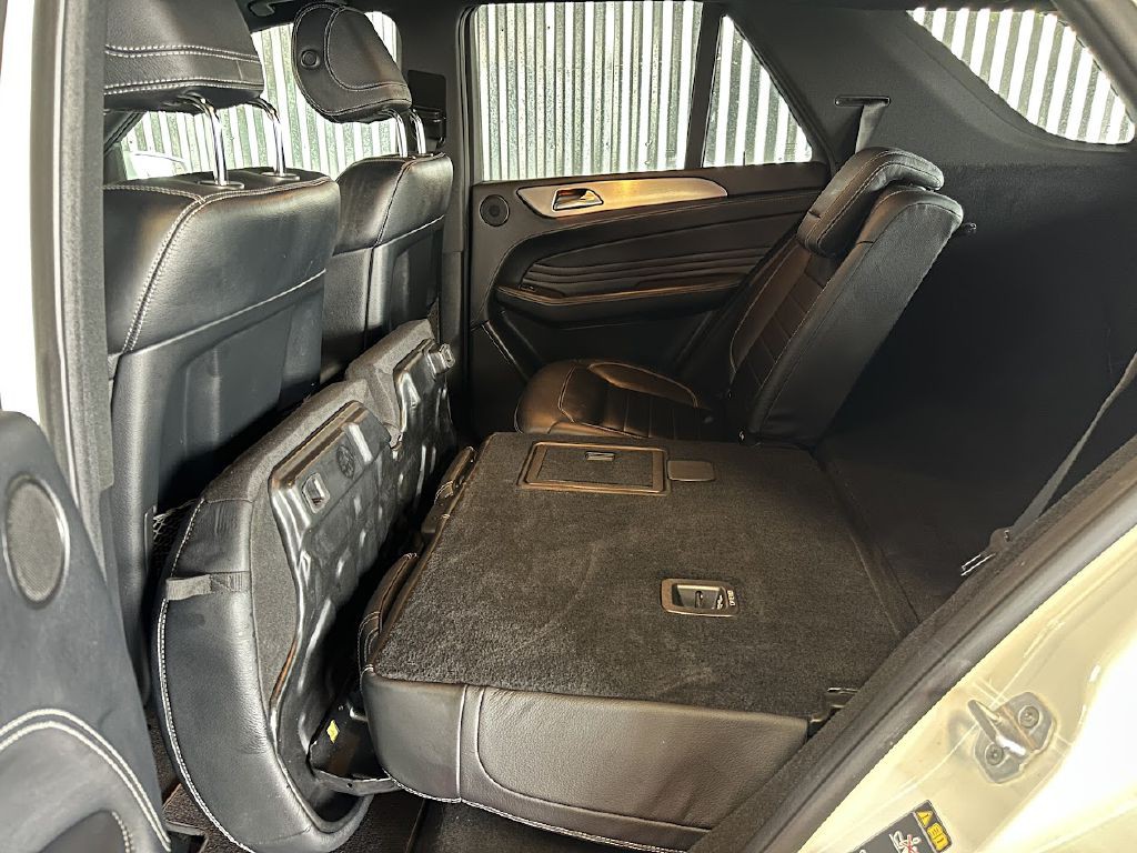 2012 Mercedes-Benz M-Class Image 16