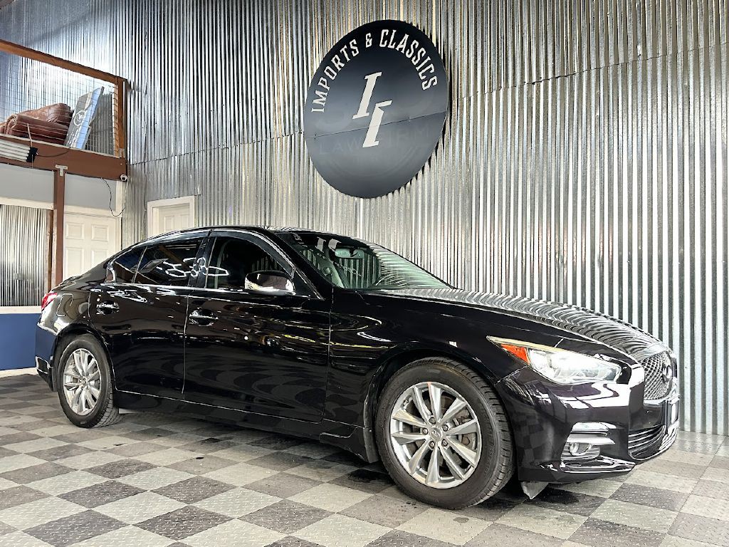 2015 INFINITI Q50 Image 2