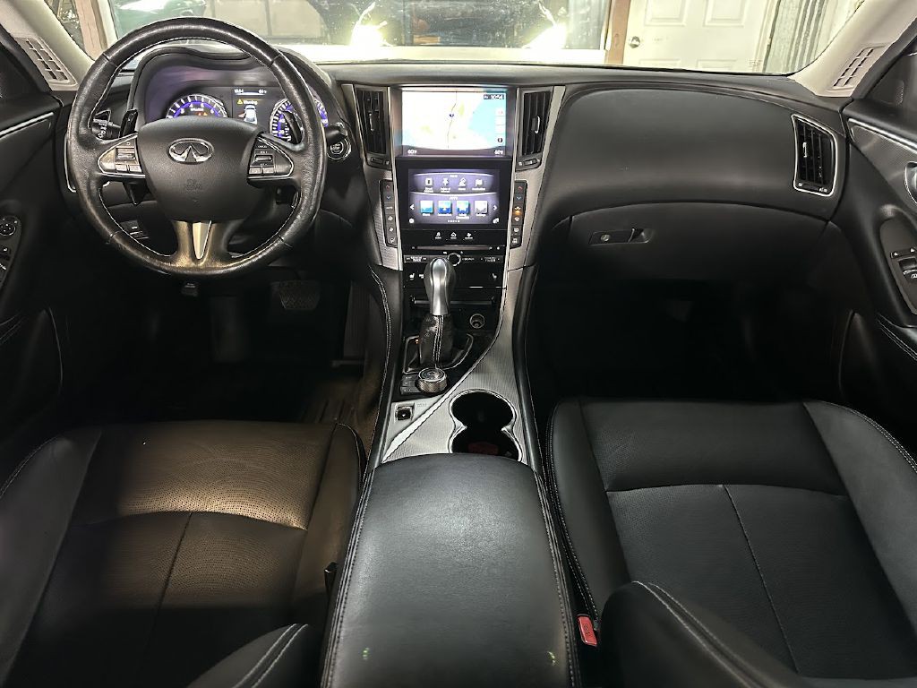 2015 INFINITI Q50 Image 9