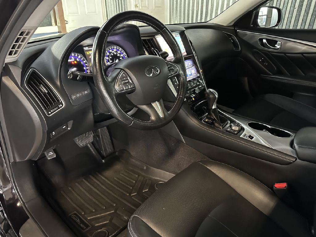 2015 INFINITI Q50 Image 10