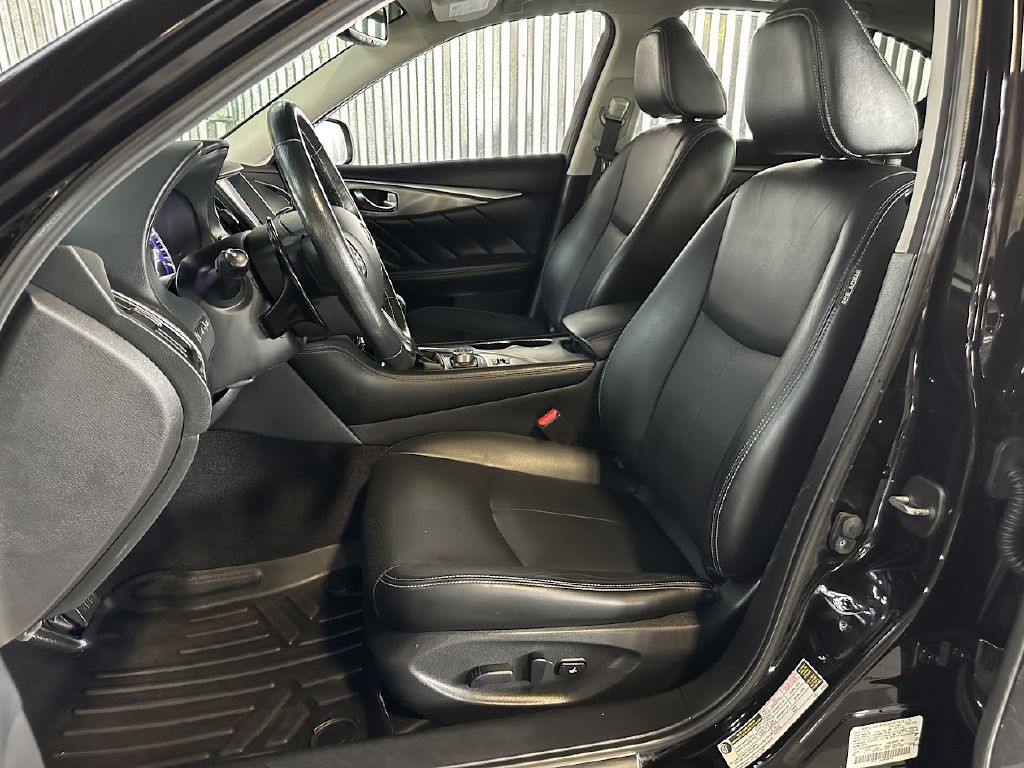 2015 INFINITI Q50 Image 11