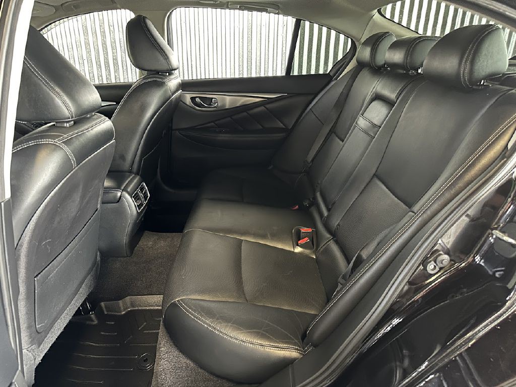 2015 INFINITI Q50 Image 15