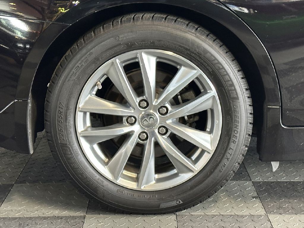 2015 INFINITI Q50 Image 29