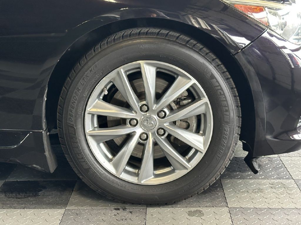 2015 INFINITI Q50 Image 30