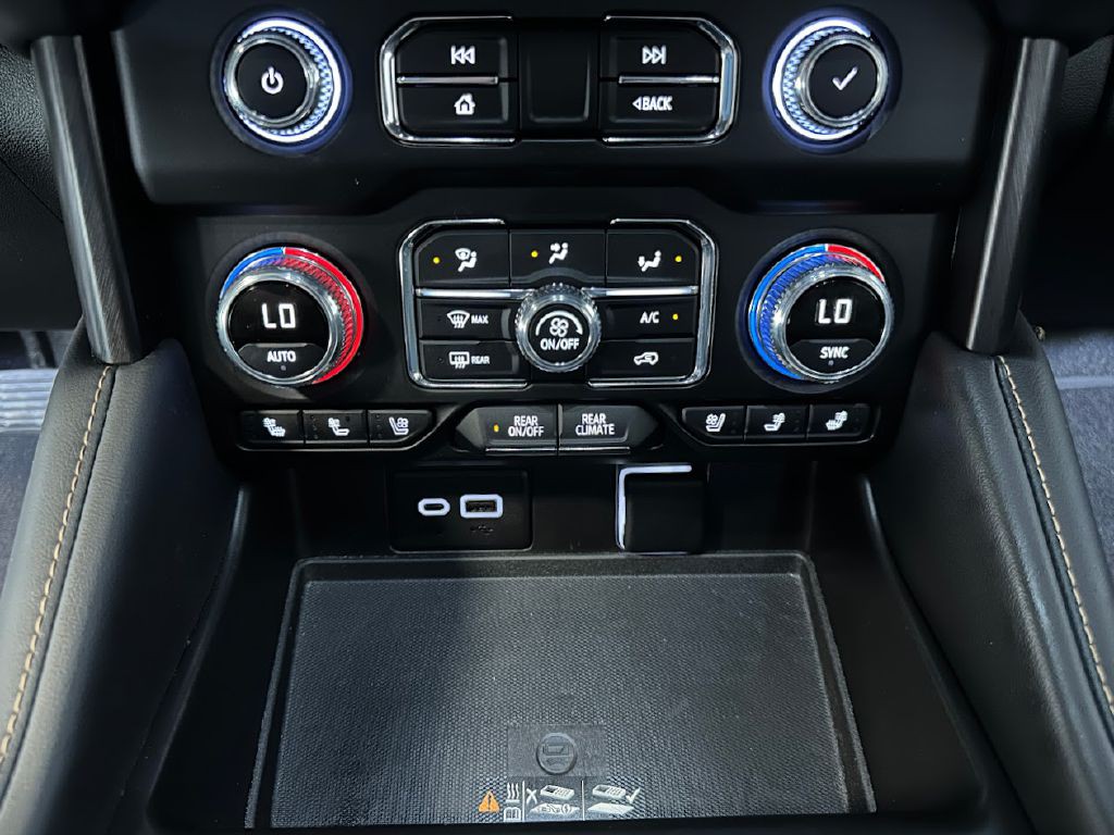 2022 GMC Yukon Image 25