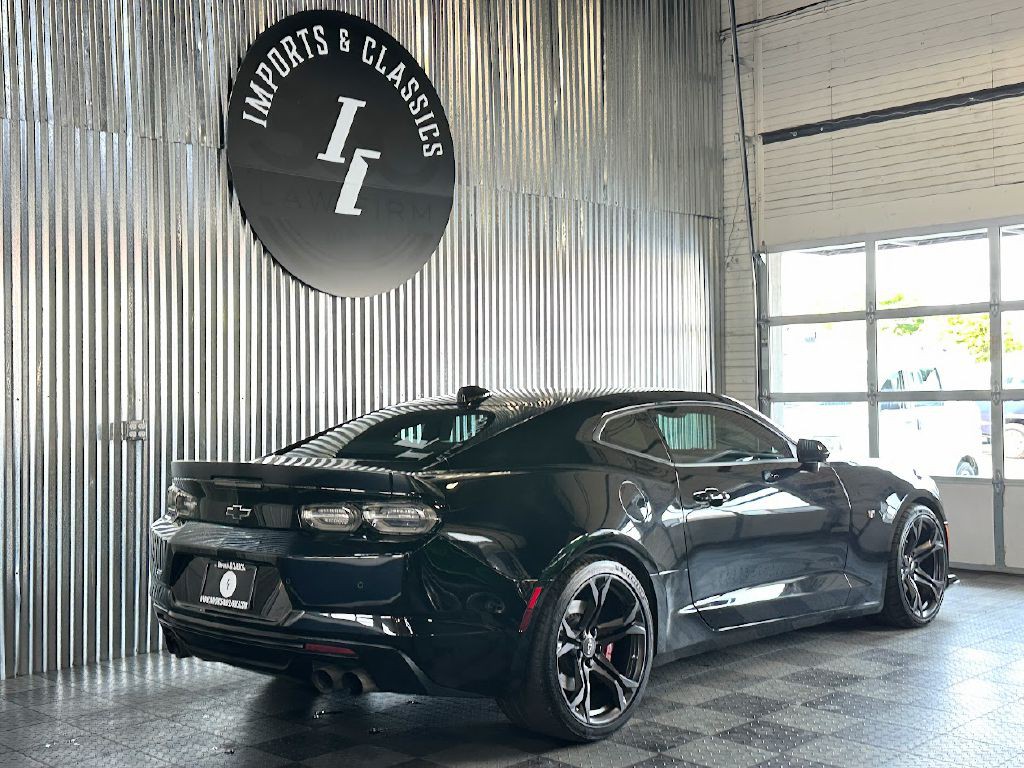 2021 Chevrolet Camaro Image 3