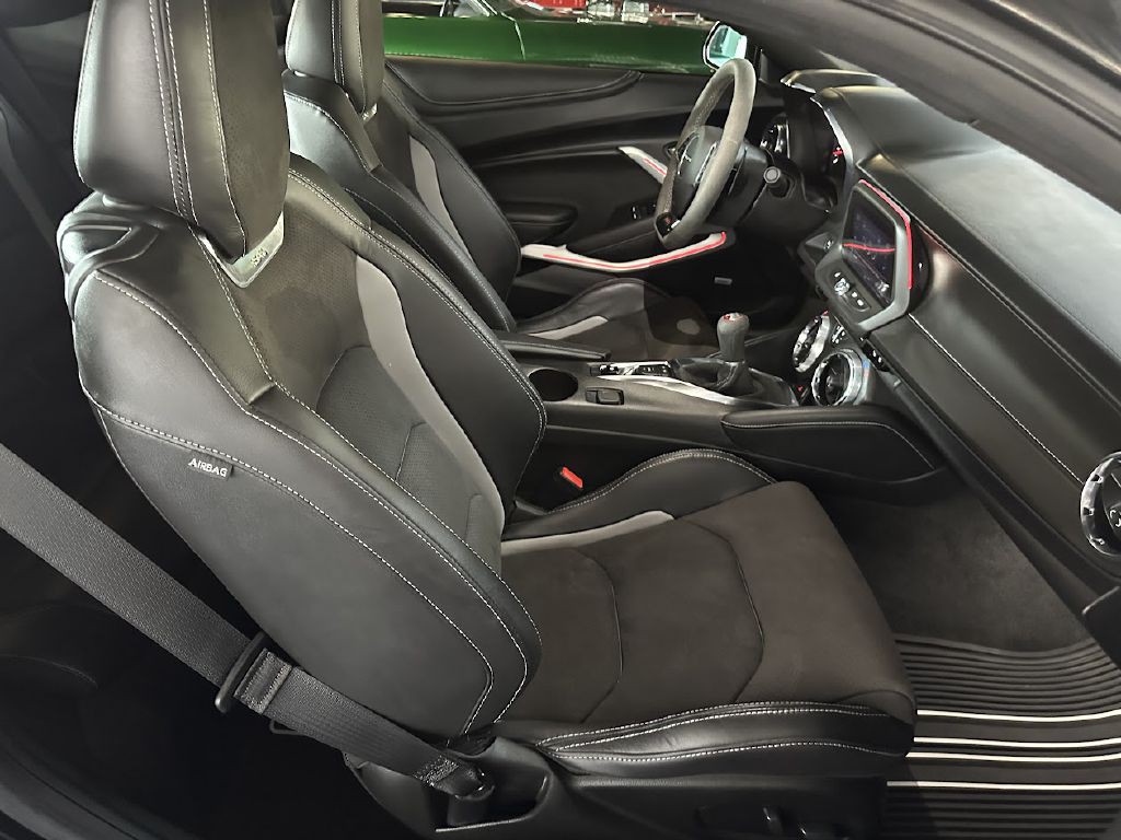 2021 Chevrolet Camaro Image 11