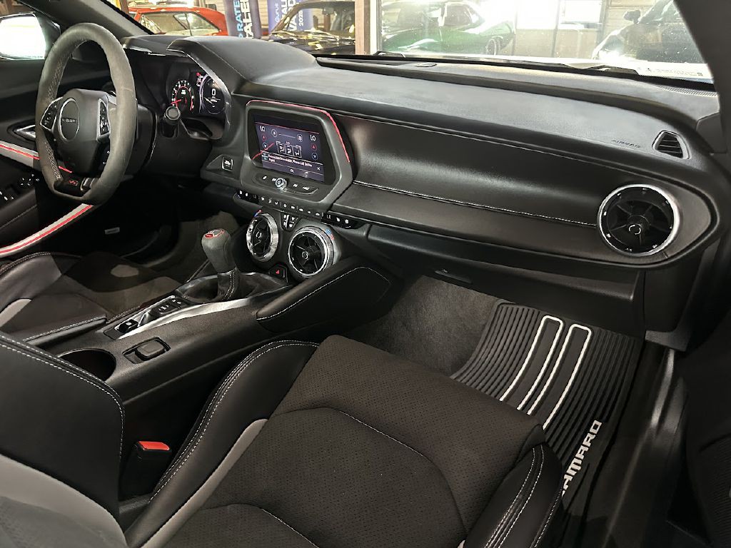 2021 Chevrolet Camaro Image 12
