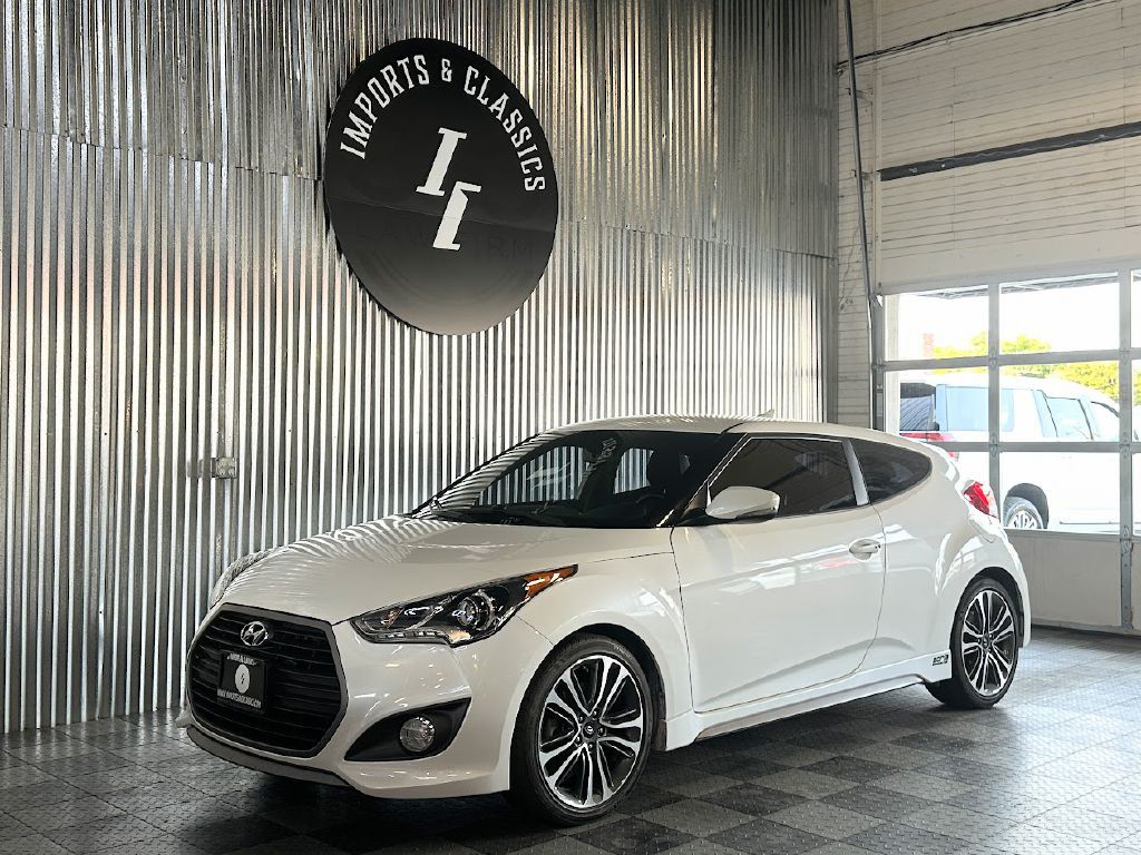 2016 Hyundai Veloster Image 1