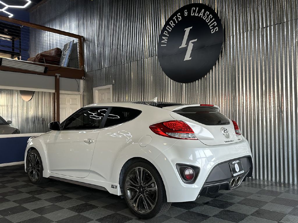 2016 Hyundai Veloster Image 4