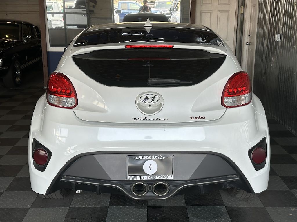 2016 Hyundai Veloster Image 6