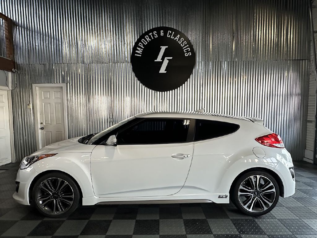 2016 Hyundai Veloster Image 8