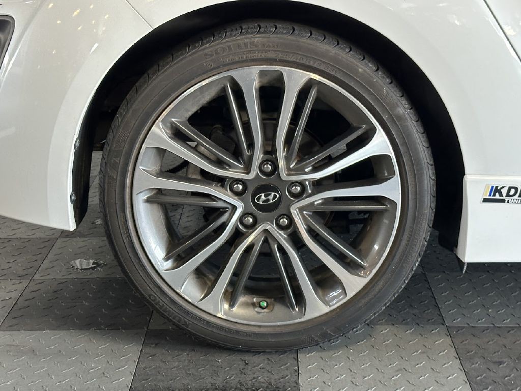 2016 Hyundai Veloster Image 25