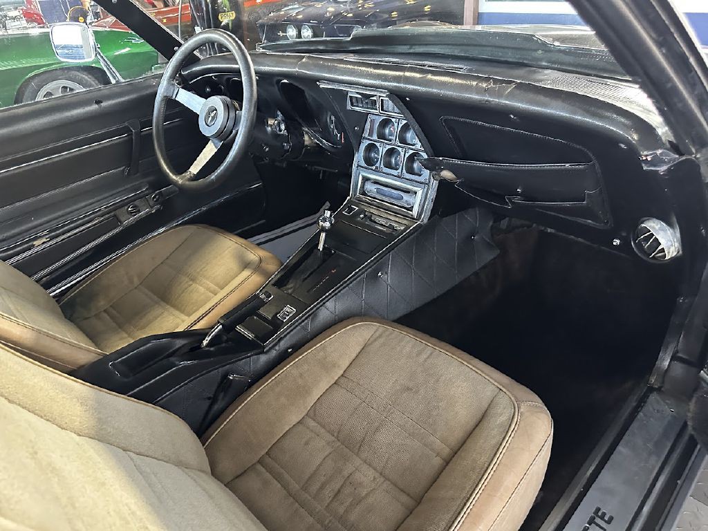 1977 Chevrolet Corvette Image 16