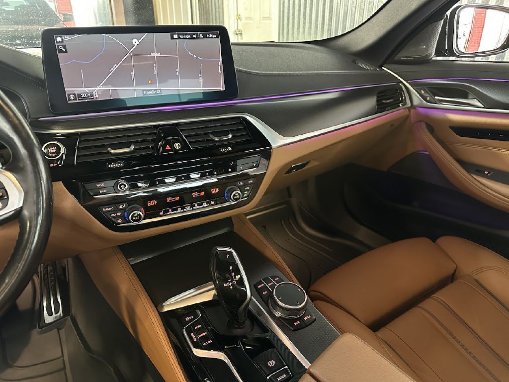 2021 BMW 5 Series Image 14