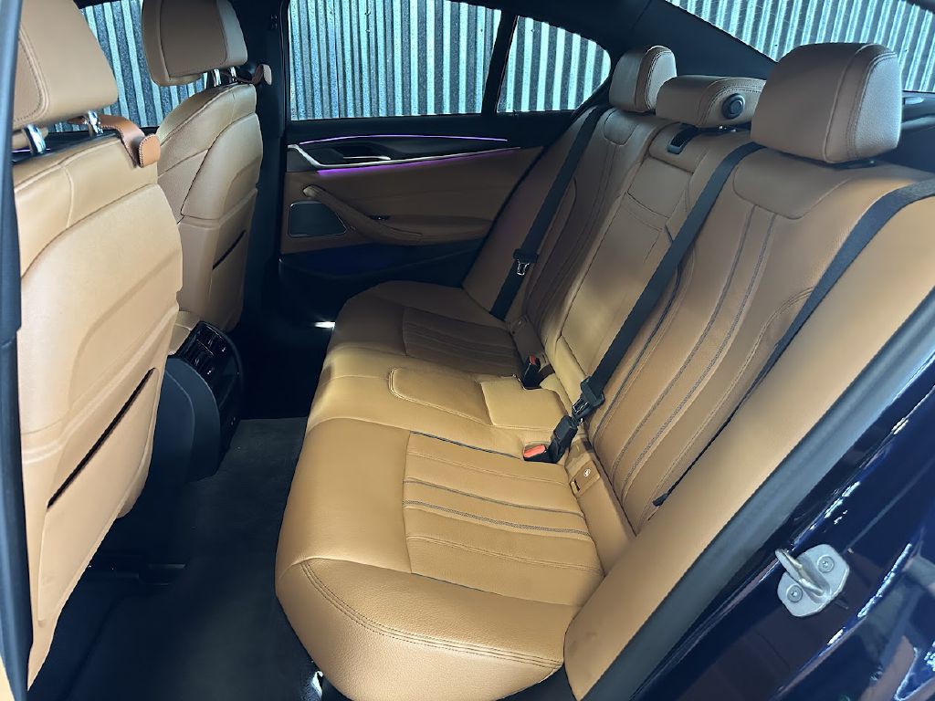 2021 BMW 5 Series Image 15