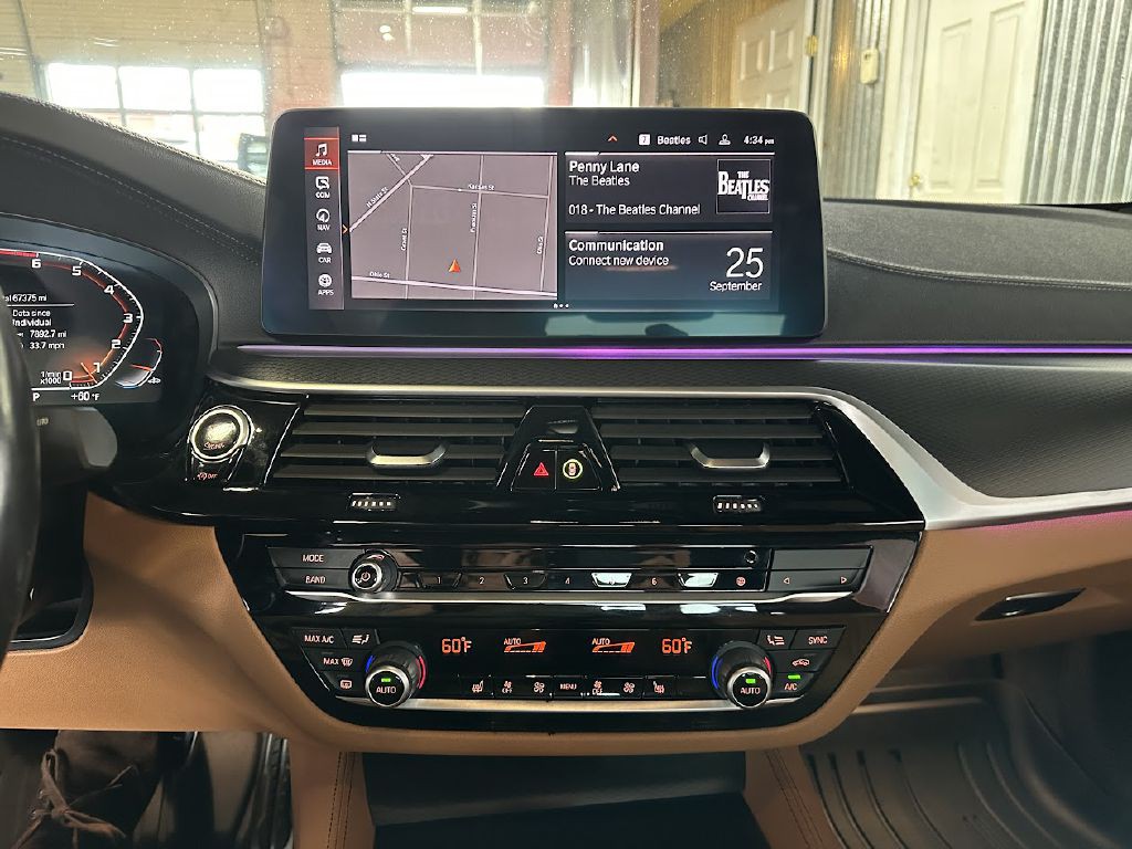 2021 BMW 5 Series Image 24
