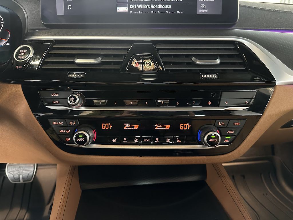 2021 BMW 5 Series Image 25