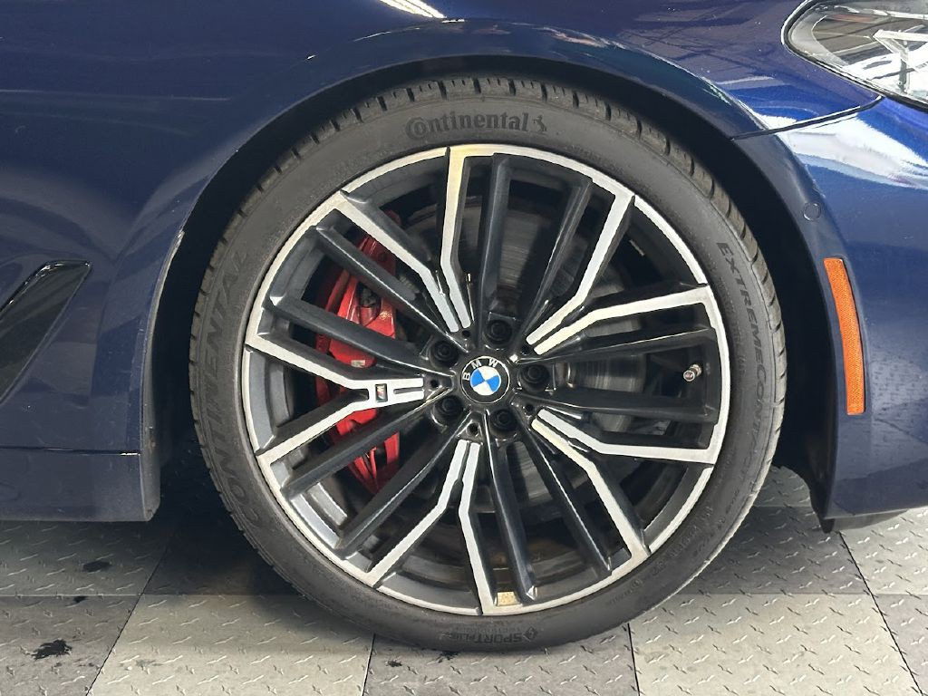 2021 BMW 5 Series Image 32