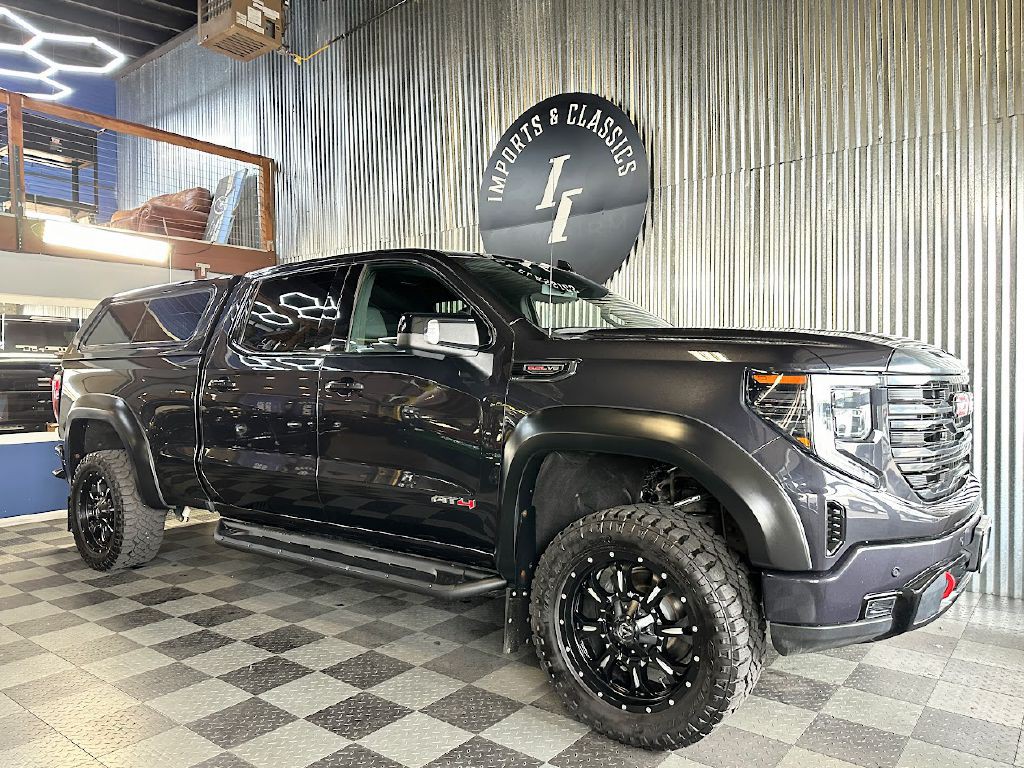 2023 GMC Sierra Image 2