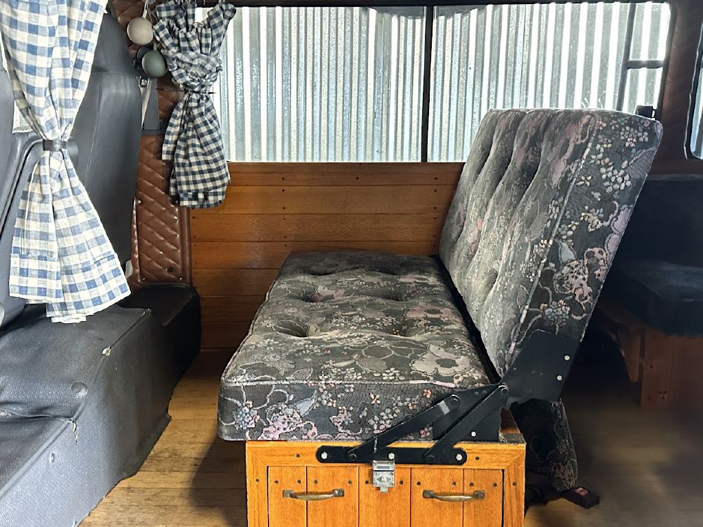 1996 Toyota Hiace Image 14