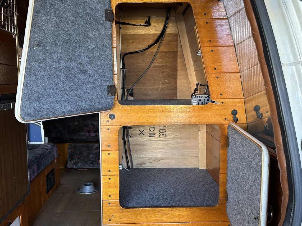 1996 Toyota Hiace Image 21